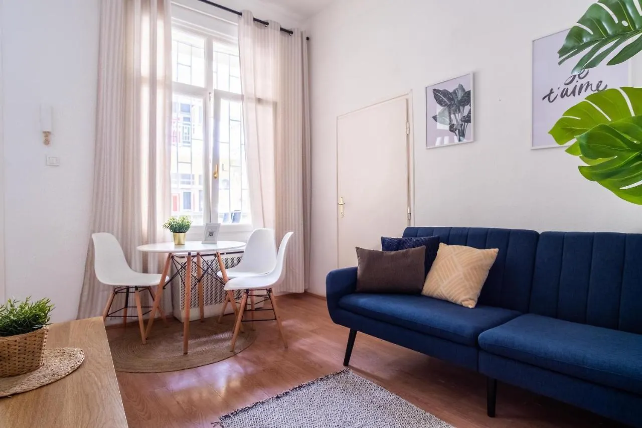 부다페스트 Very Central 1-Br Apt With Patio 아파트