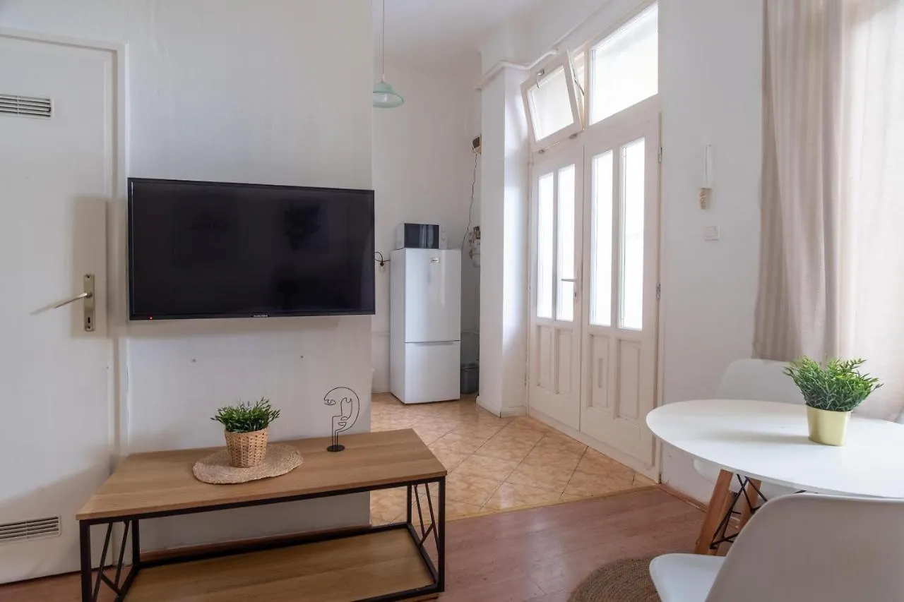 부다페스트 Very Central 1-Br Apt With Patio 아파트